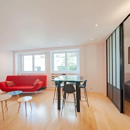 Large Pleasant Alcove In Center Appartamento